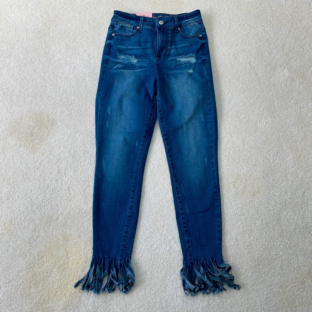 Celebrity Pink Mid Rise Skinny Jeans. Size 3/26